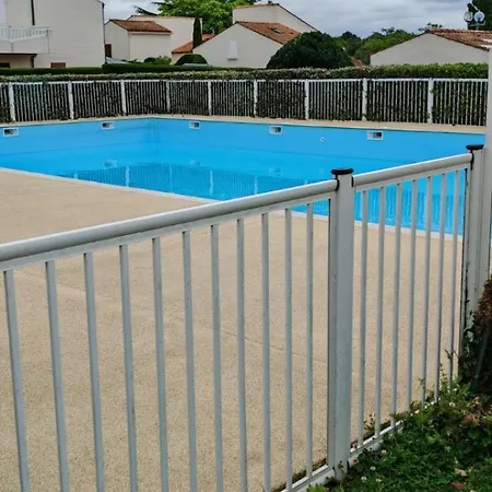 à Saint-Palais-sur-Mer